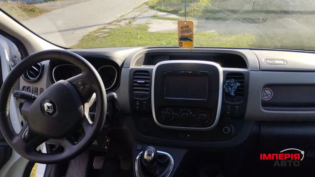 Renault Trafic - фото 9