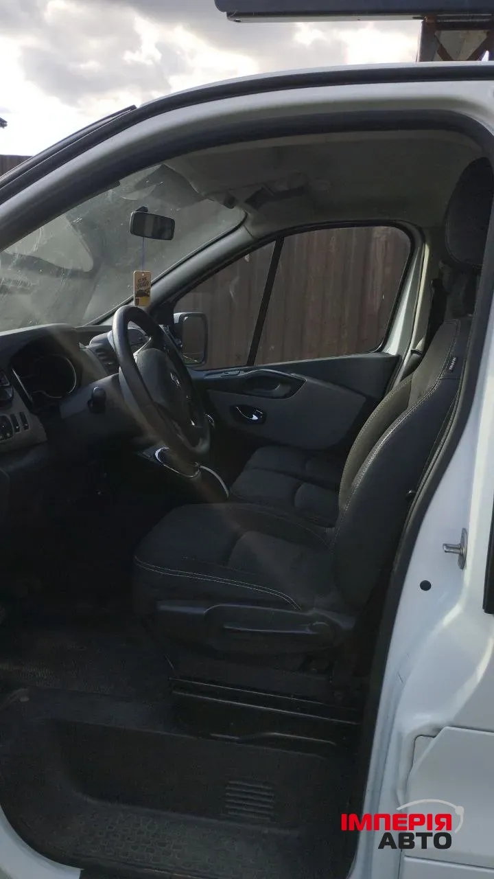 Renault Trafic - фото 7