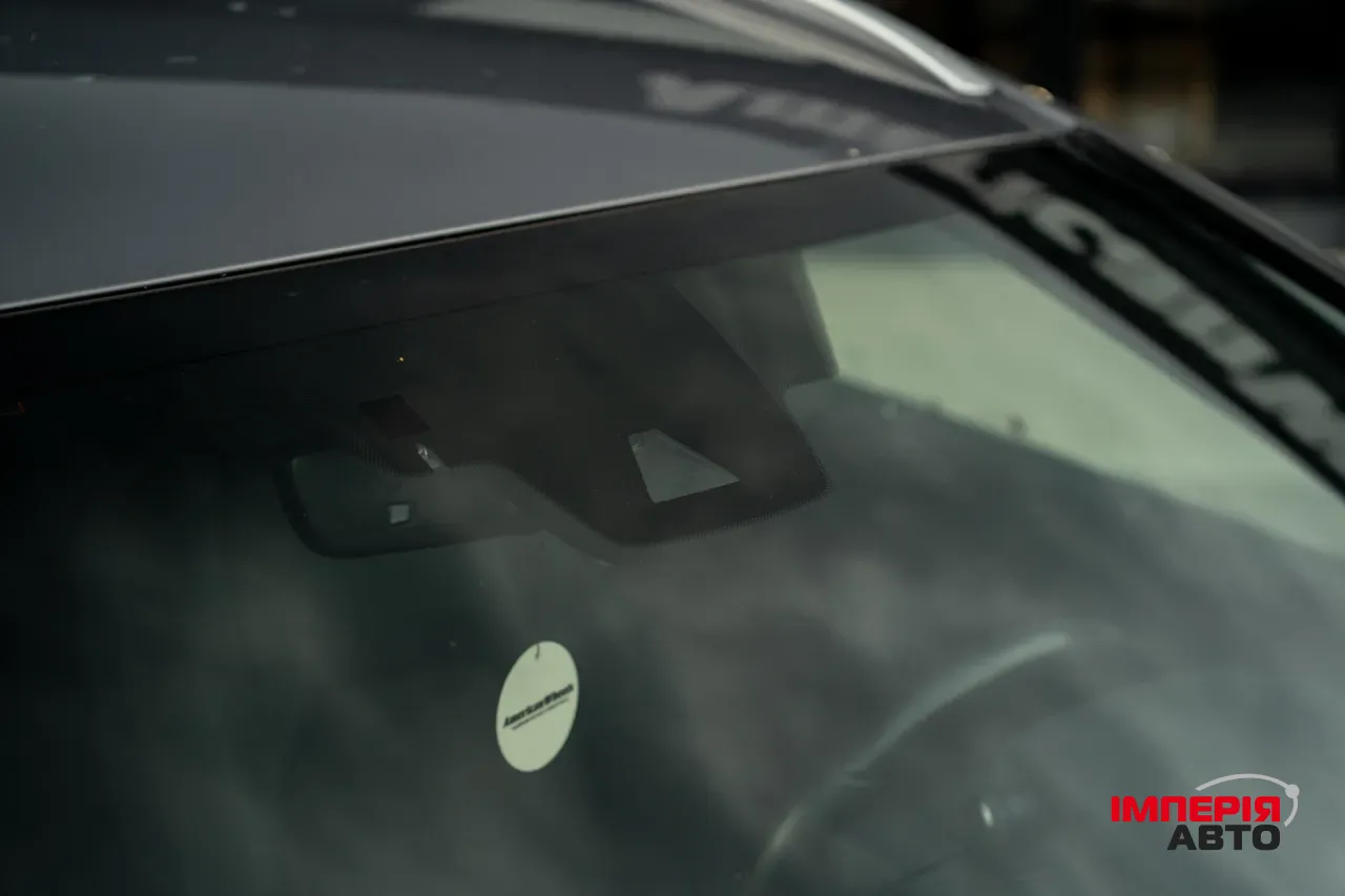 Lexus UX - фото 23