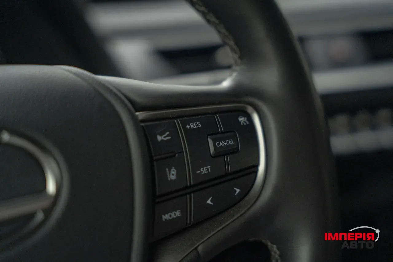 Lexus UX - фото 36