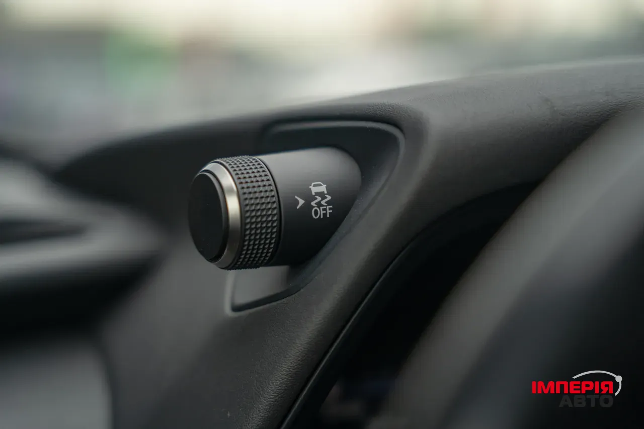 Lexus UX - фото 33