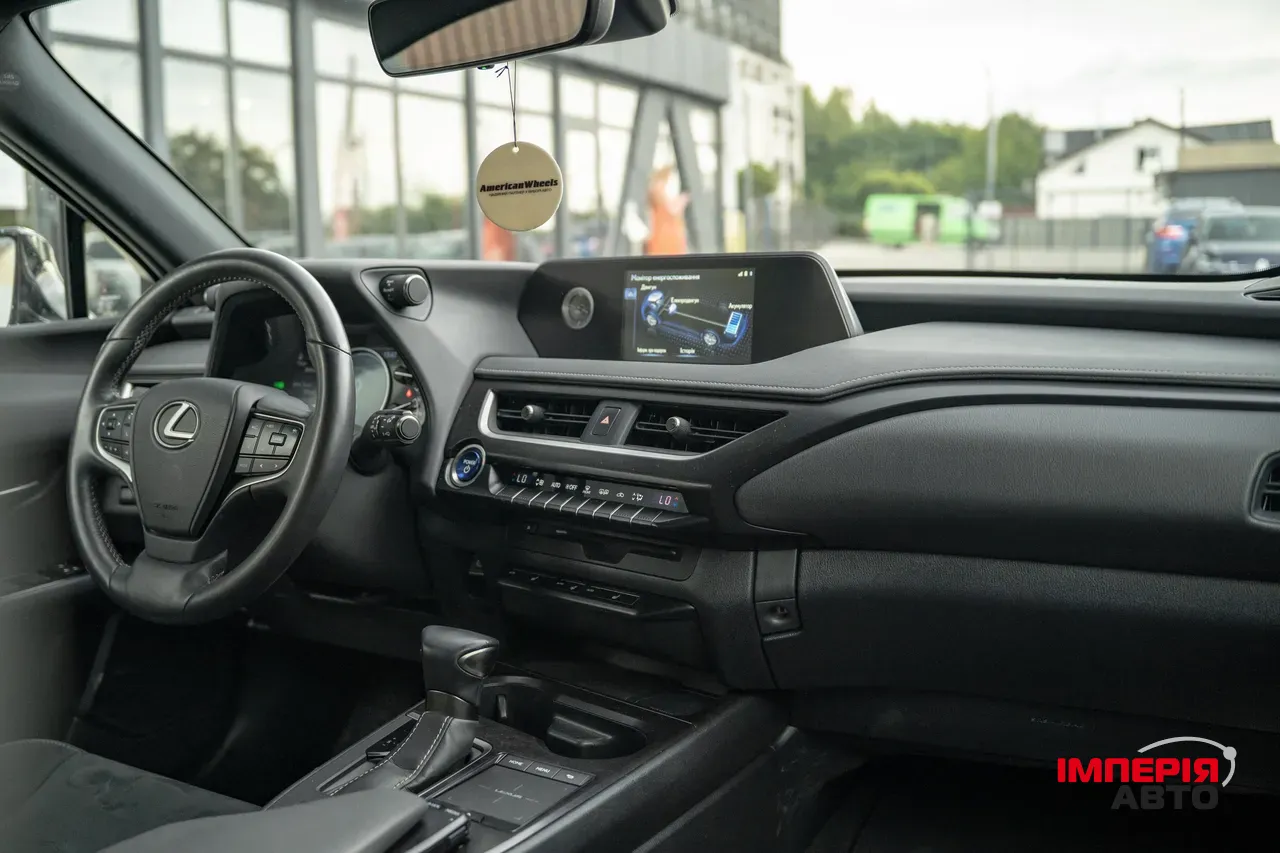 Lexus UX - фото 44