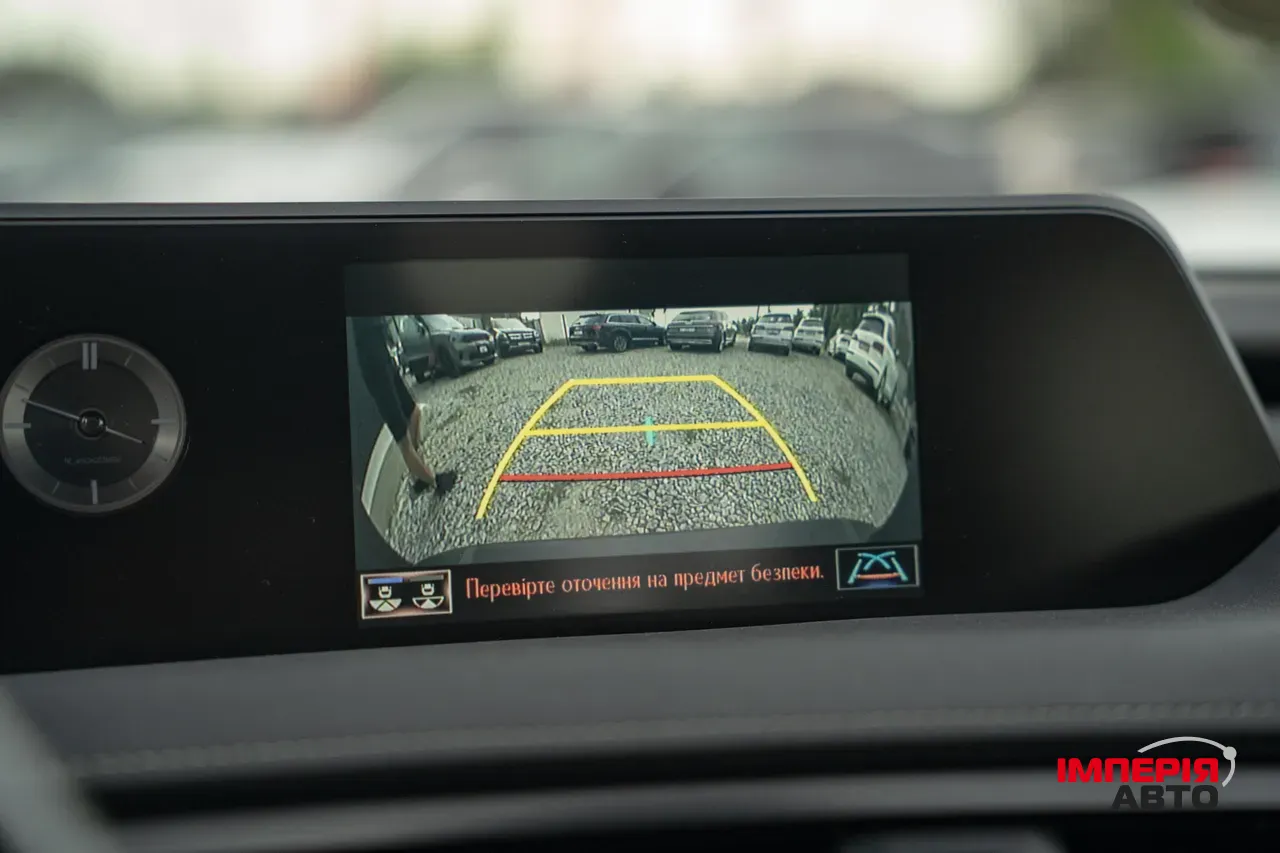 Lexus UX - фото 37