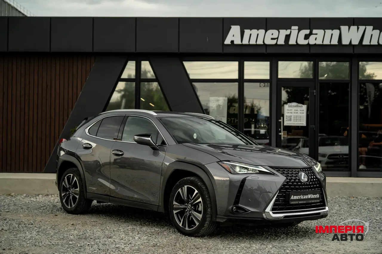 Lexus UX - фото 3