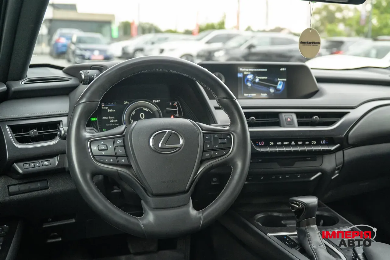 Lexus UX - фото 43