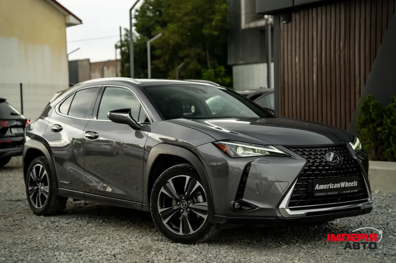 Lexus UX - фото 13