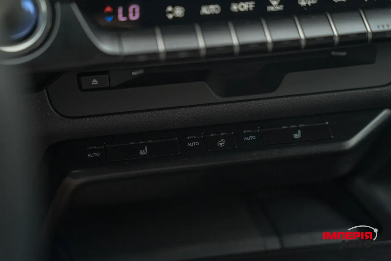 Lexus UX - фото 40