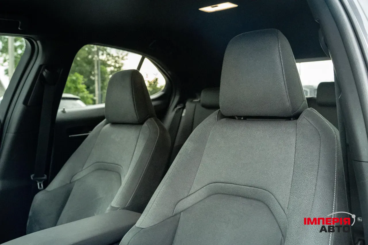 Lexus UX - фото 47