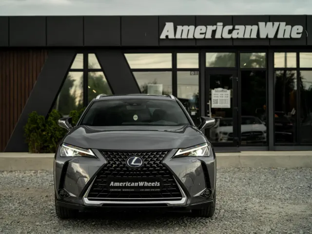 Lexus UX - фото 2
