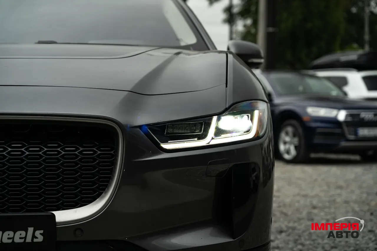 Jaguar I-Pace - фото 8