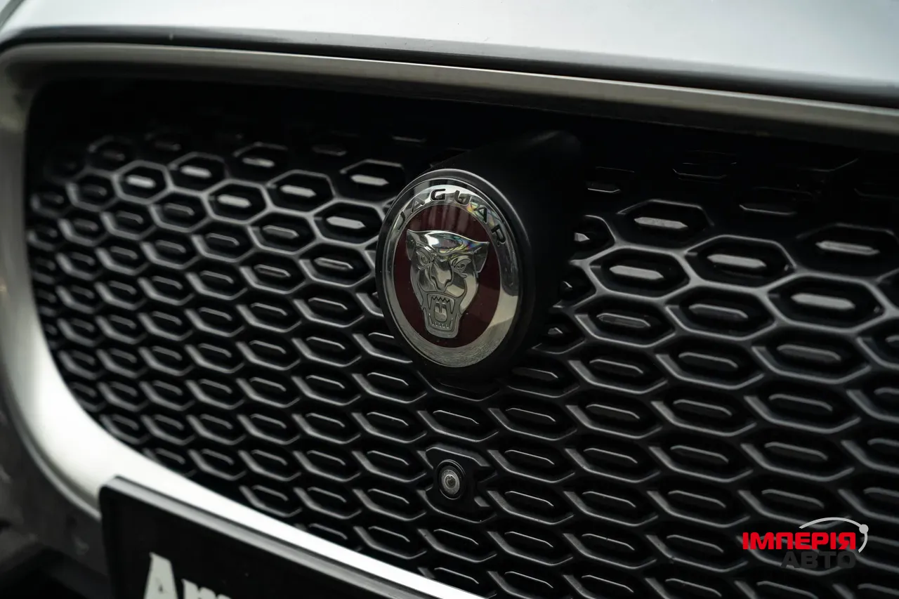 Jaguar I-Pace - фото 9