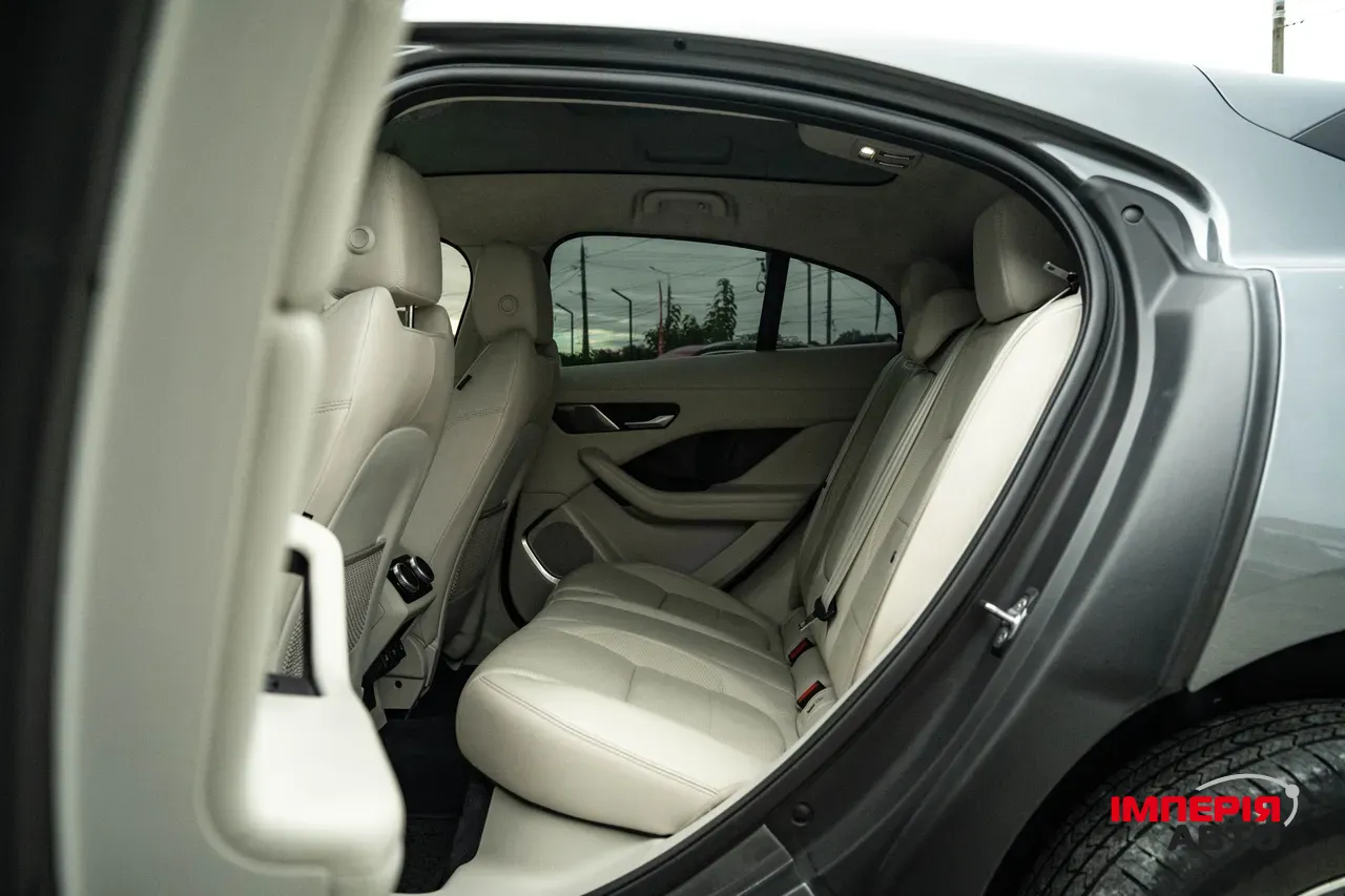 Jaguar I-Pace - фото 30
