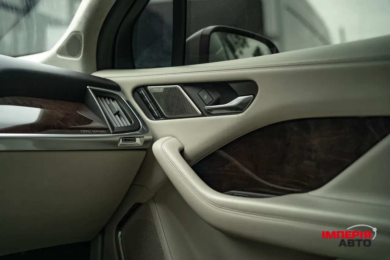 Jaguar I-Pace - фото 28