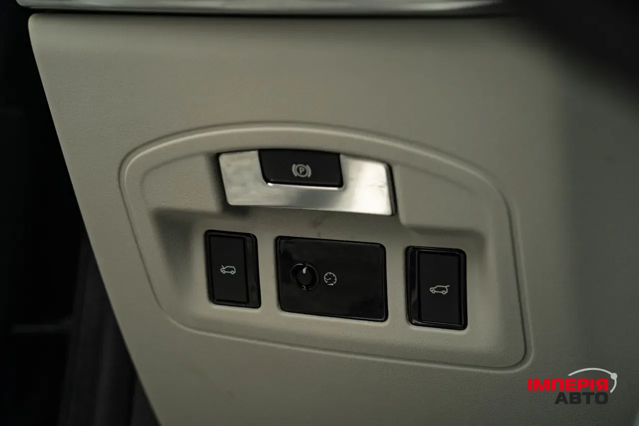 Jaguar I-Pace - фото 17