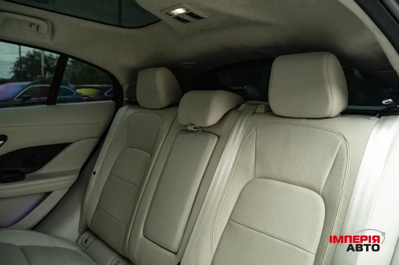 Jaguar I-Pace - фото 31