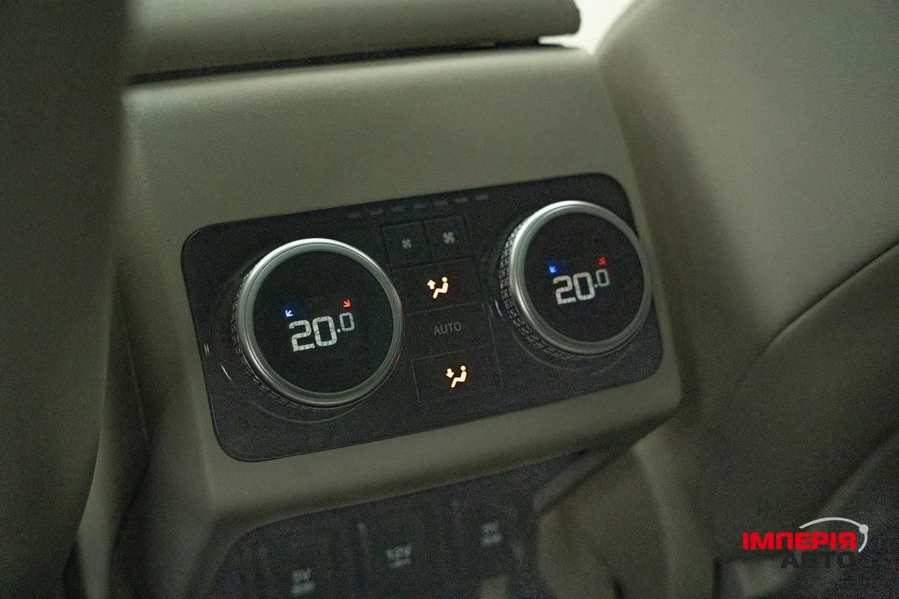 Jaguar I-Pace - фото 32