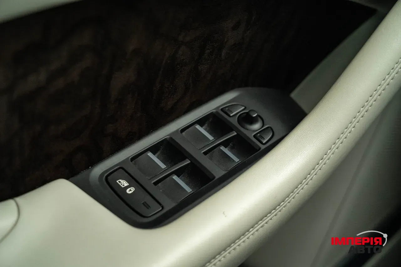 Jaguar I-Pace - фото 16