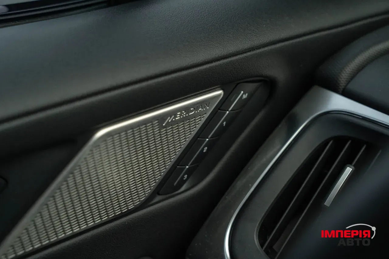 Jaguar I-Pace - фото 13