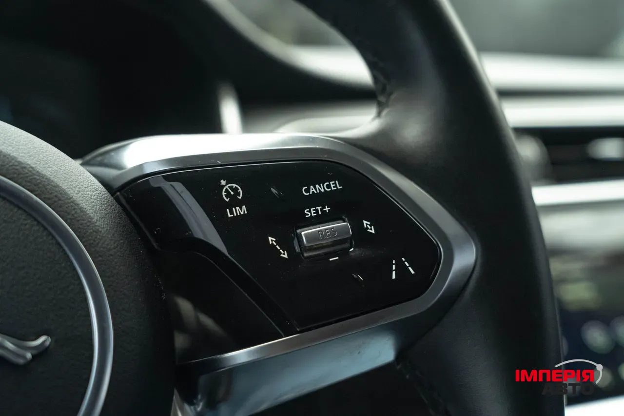 Jaguar I-Pace - фото 21