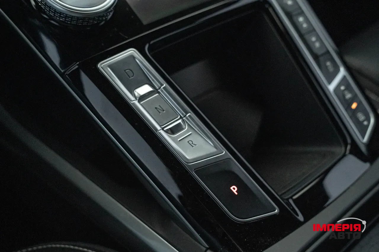 Jaguar I-Pace - фото 25