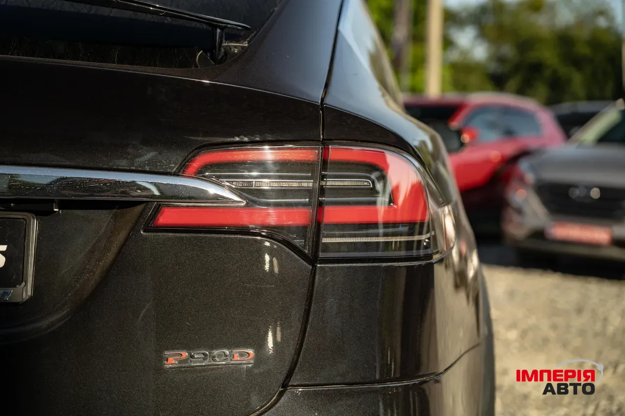 Tesla Model X - фото 7