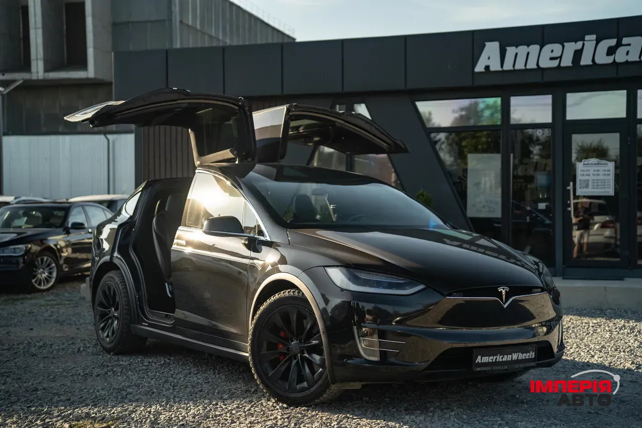 Tesla Model X - фото 21
