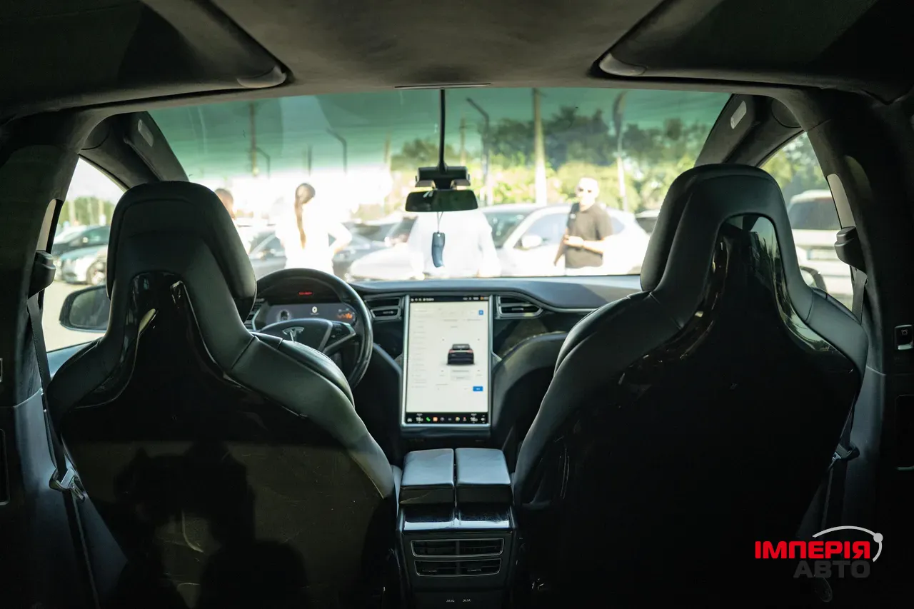 Tesla Model X - фото 41
