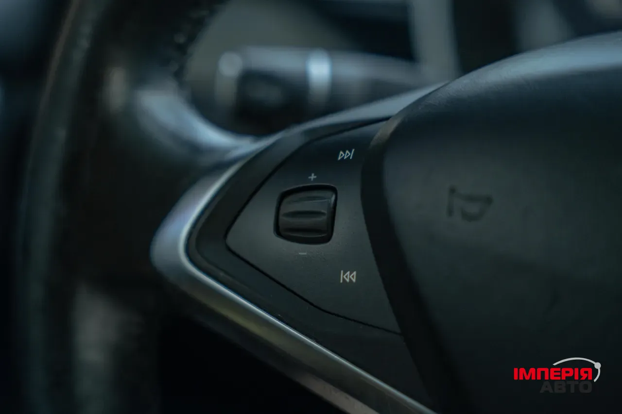 Tesla Model X - фото 29