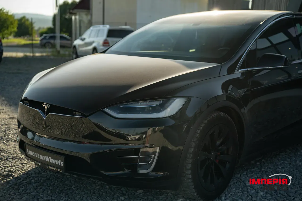 Tesla Model X - фото 17