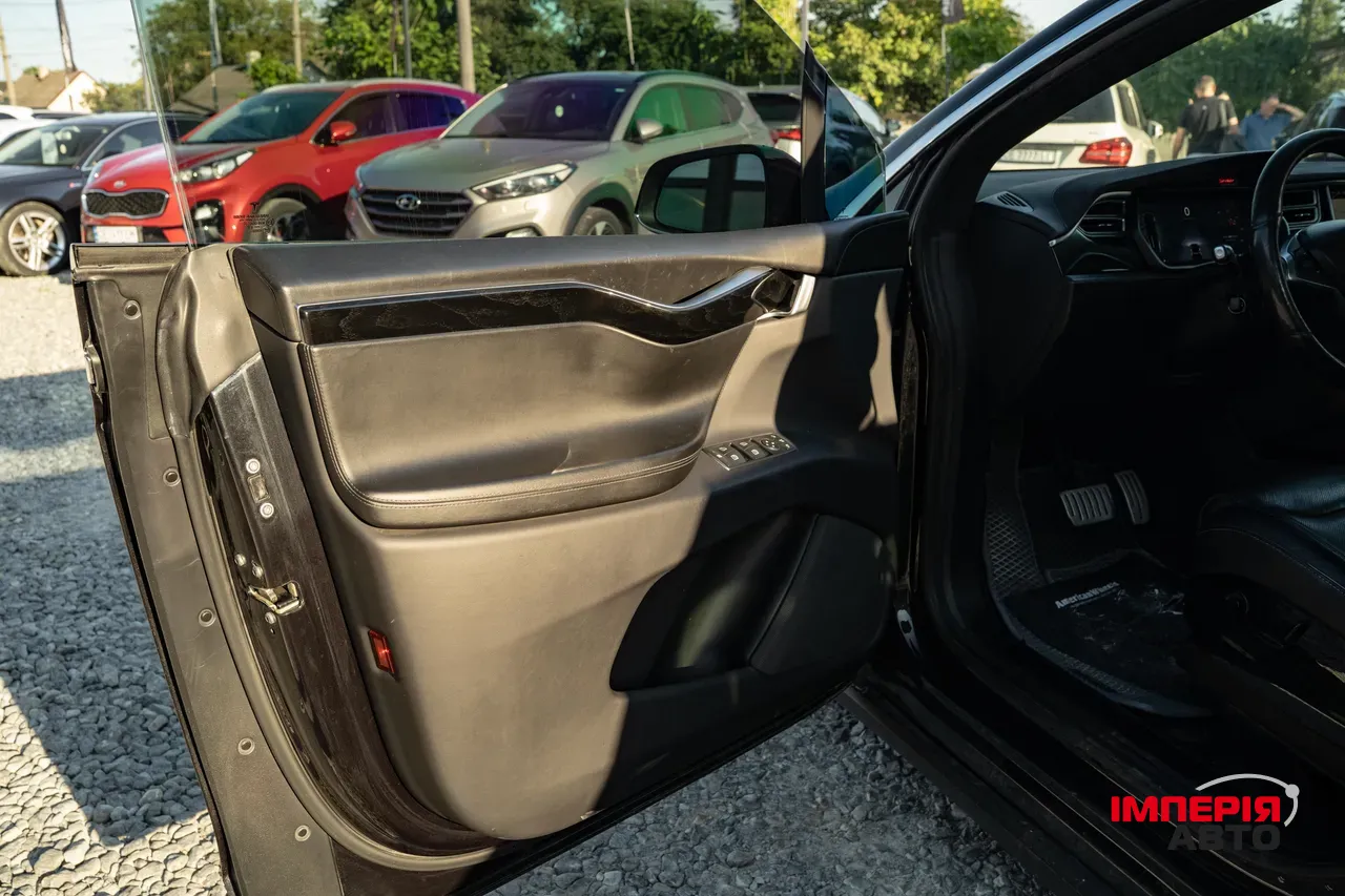 Tesla Model X - фото 45