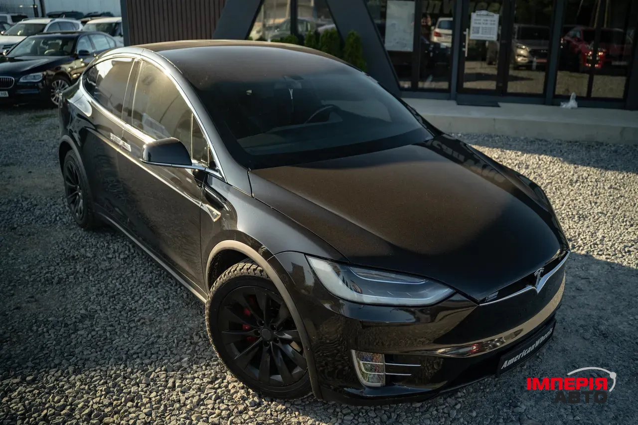 Tesla Model X - фото 8