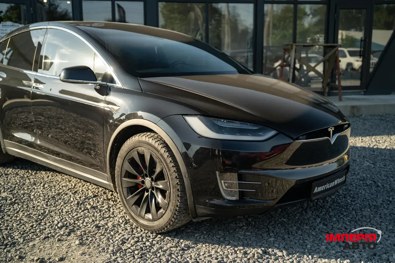 Tesla Model X - фото 12