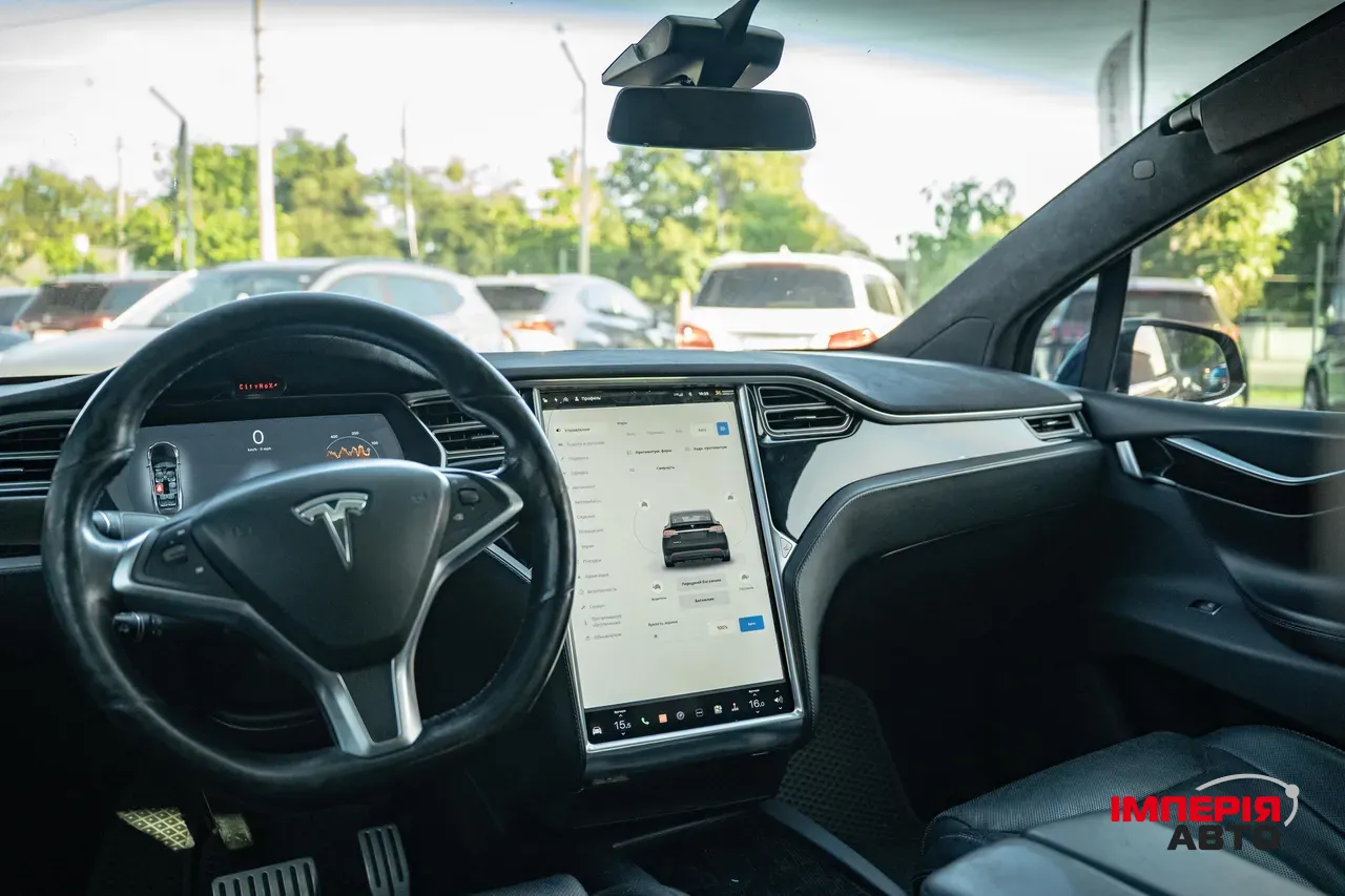 Tesla Model X - фото 34