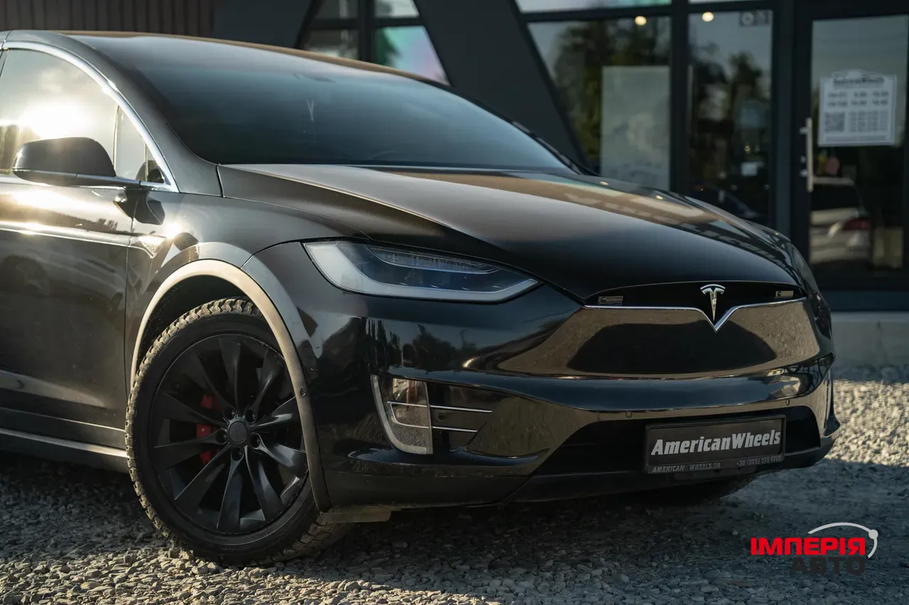 Tesla Model X - фото 13