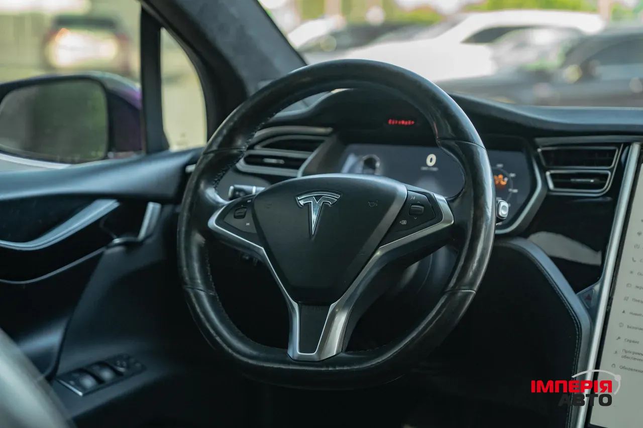 Tesla Model X - фото 27