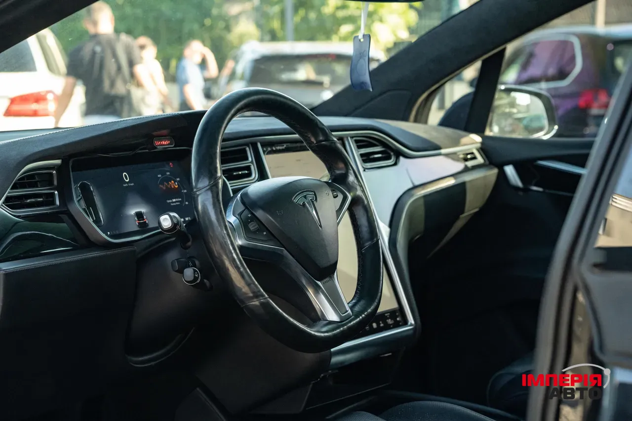 Tesla Model X - фото 25