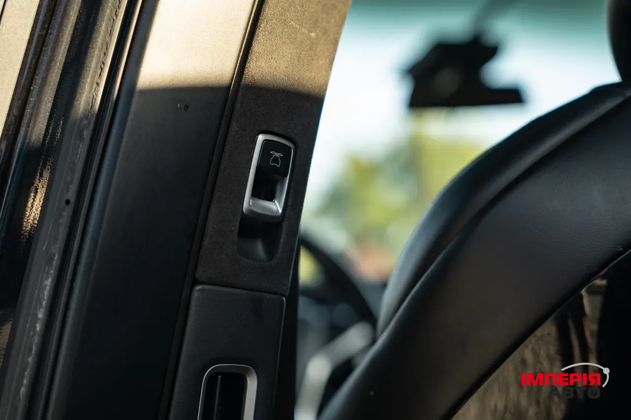 Tesla Model X - фото 40