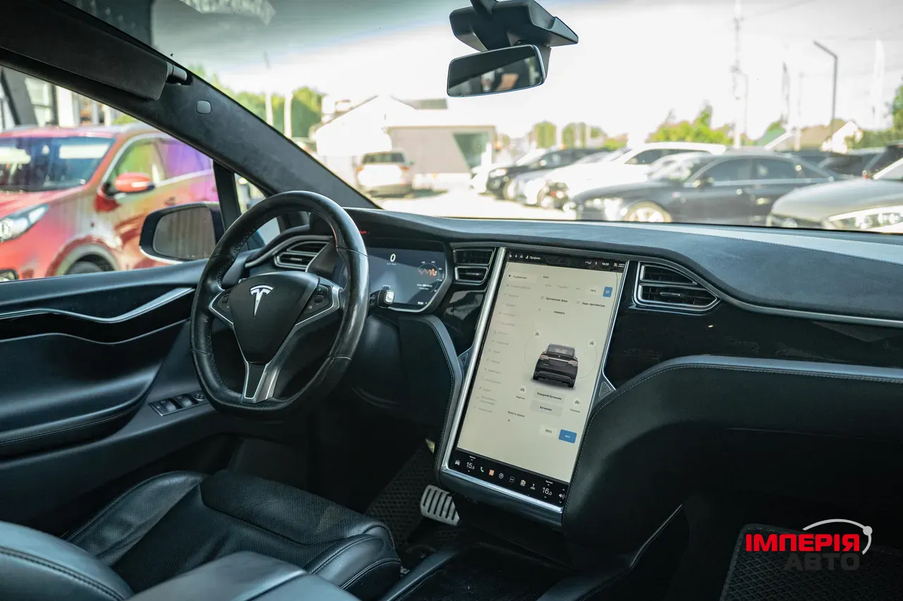 Tesla Model X - фото 35