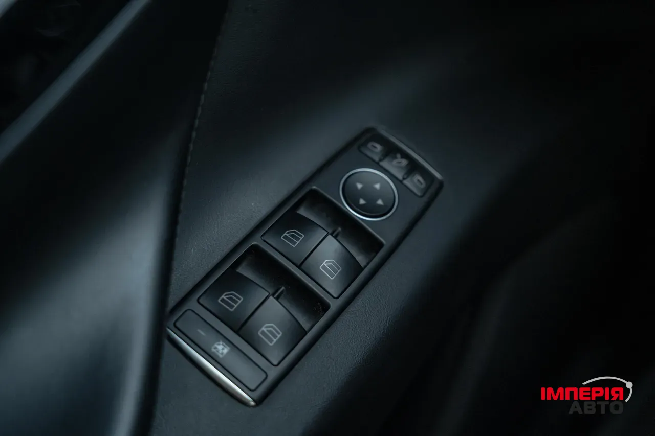 Tesla Model X - фото 24