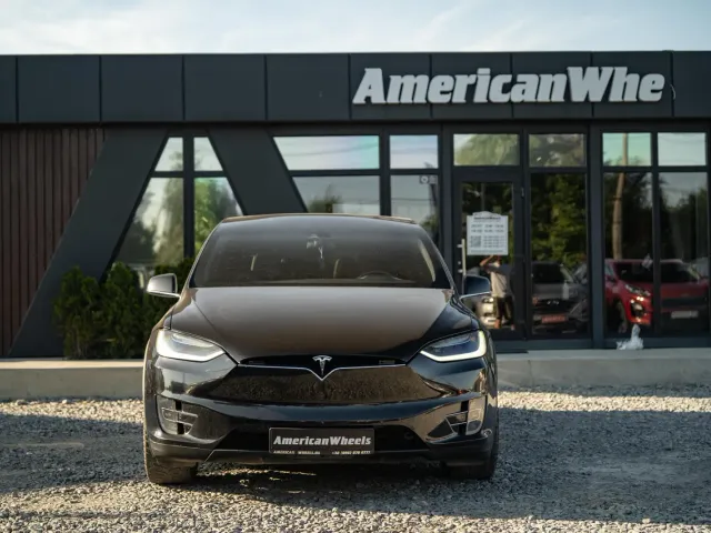 Tesla Model X - фото 2