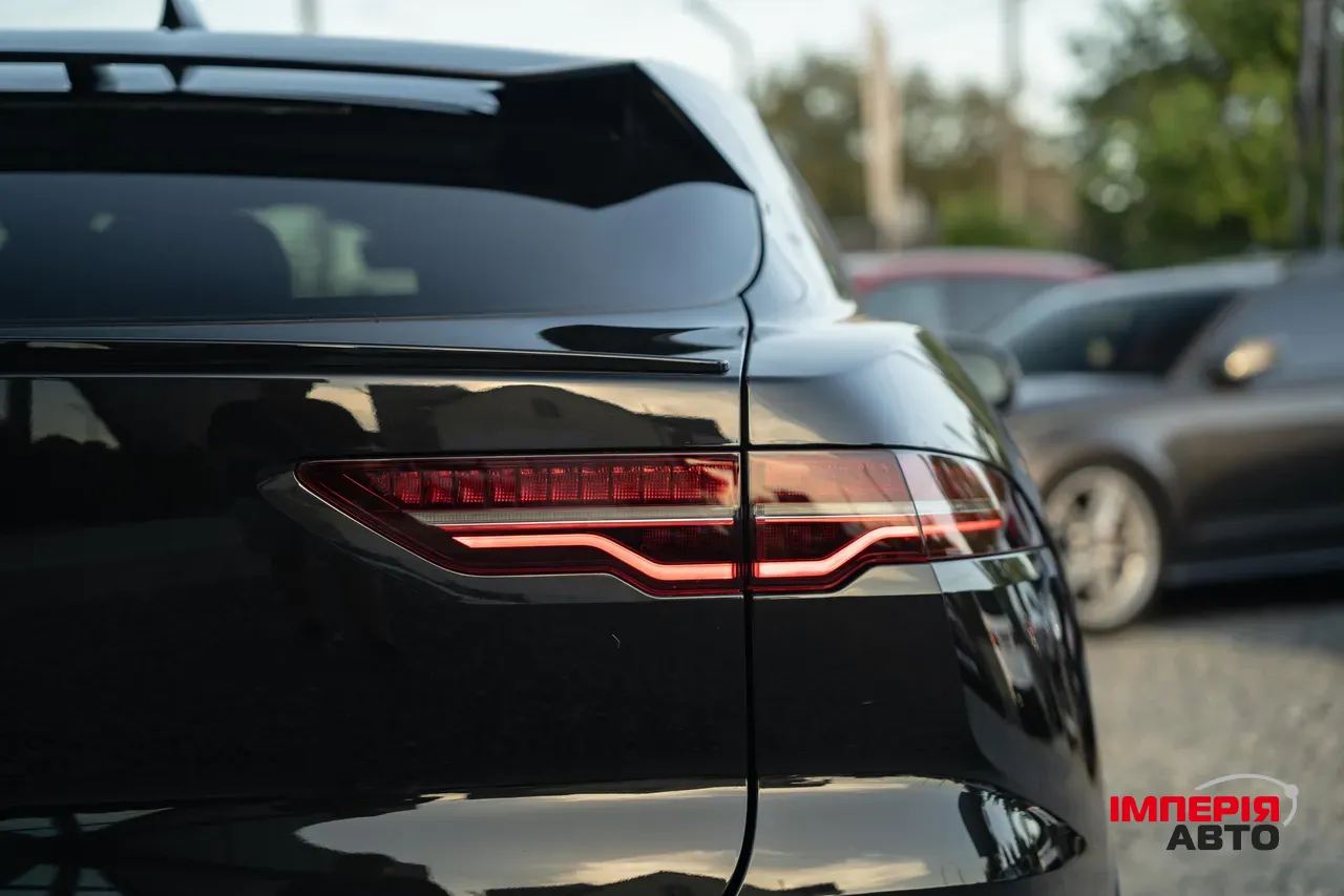 Jaguar I-Pace - фото 9