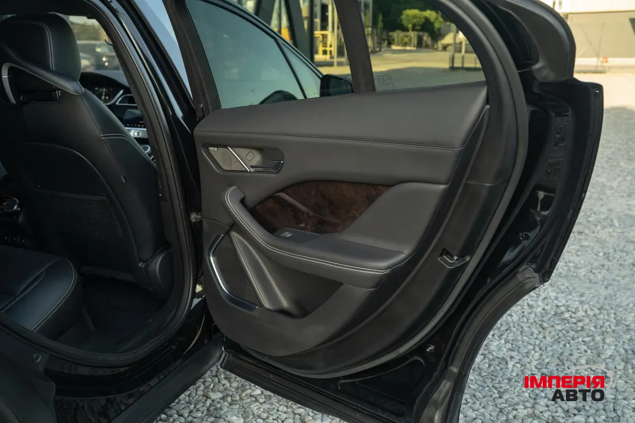 Jaguar I-Pace - фото 52