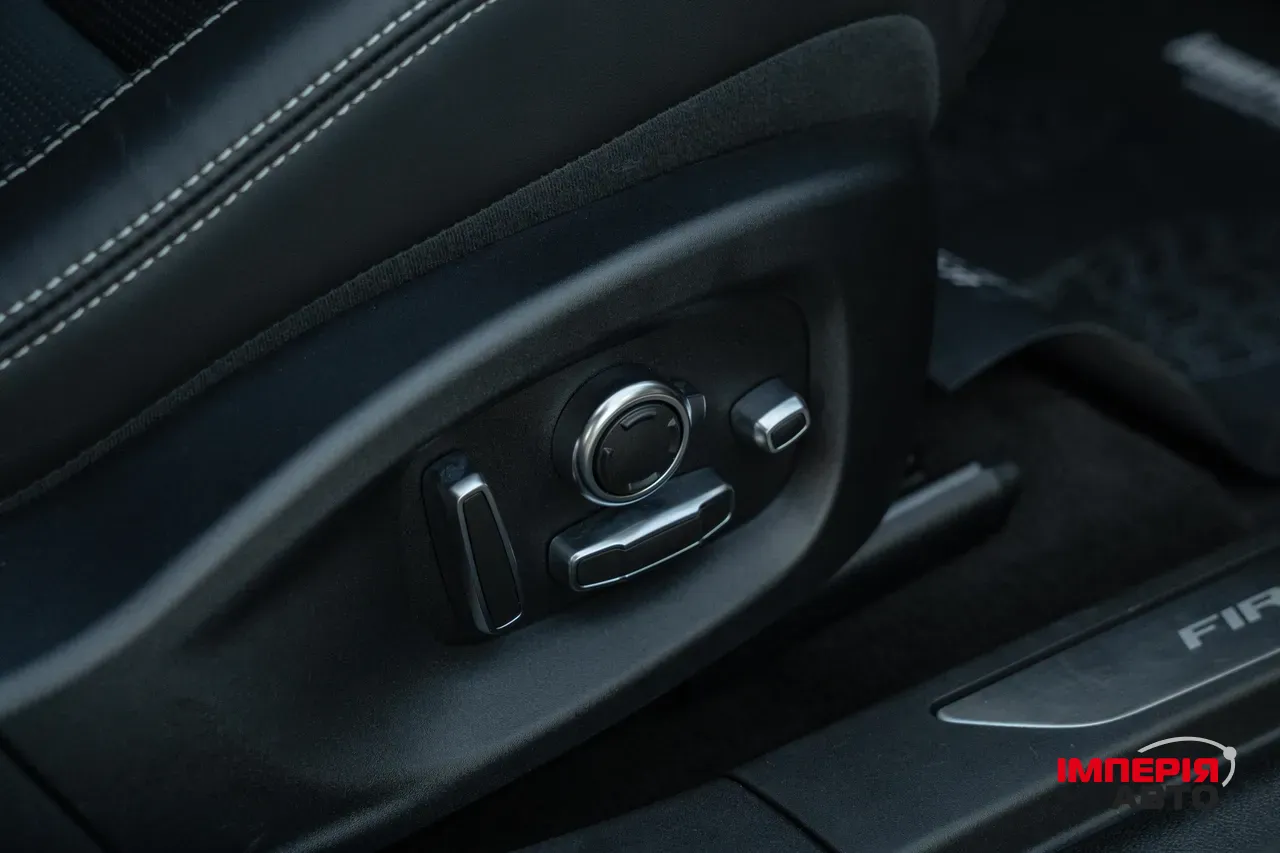 Jaguar I-Pace - фото 42