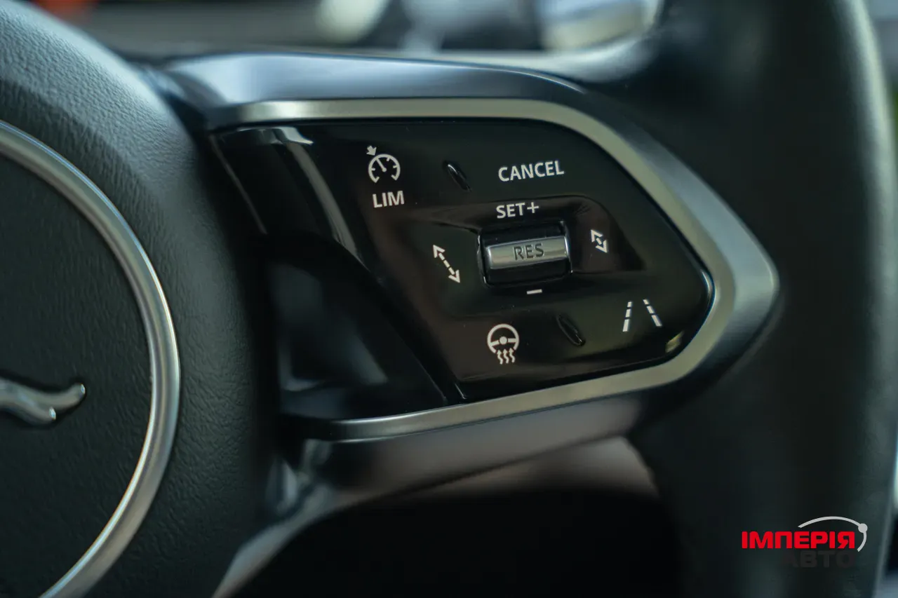 Jaguar I-Pace - фото 32