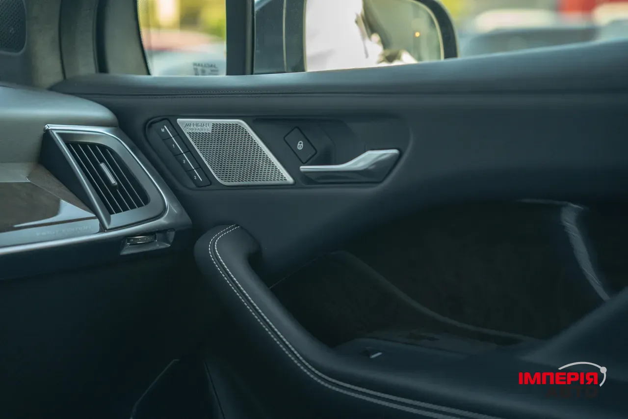 Jaguar I-Pace - фото 41