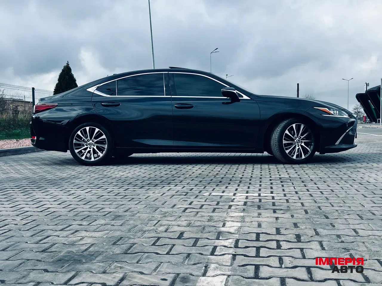 Lexus ES - фото 12