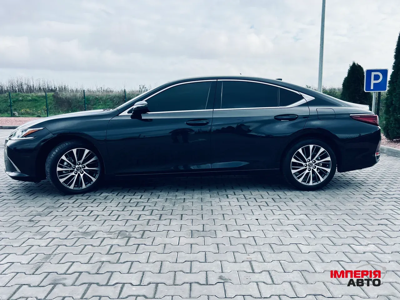 Lexus ES - фото 14