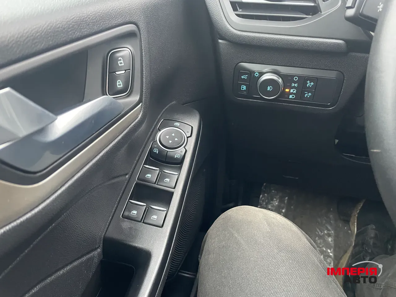 Ford Escape - фото 6