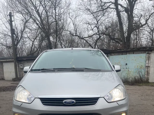 Ford C-MAX - фото 1