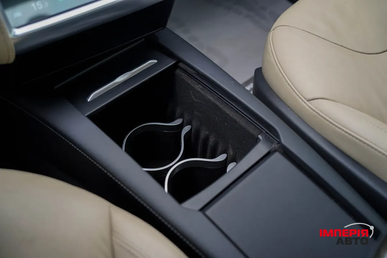 Tesla Model S - фото 24